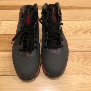 Boys Under Armour Tennis shoes